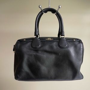 Mint condition!!! Coach Black Leather tote.